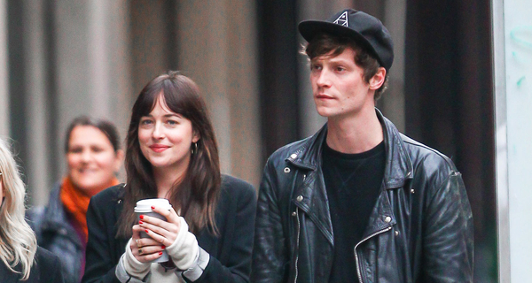 Дакота Джонсон рассталась с парнем после двух лет отношений