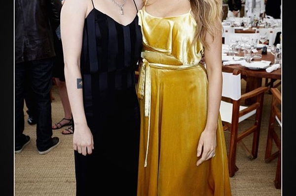 instagram.com/blakelively