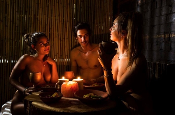 В Лондоне состоялось открытие "голого" ресторана