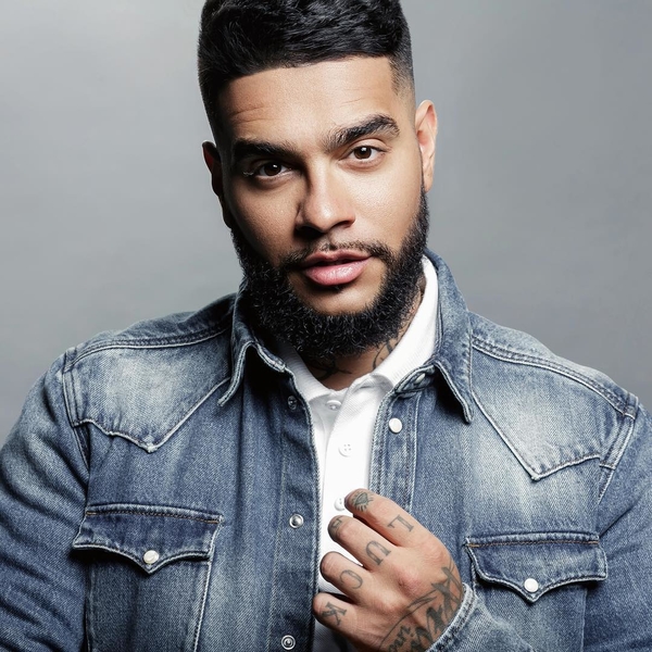 Тимати сломал поклоннице нос бутылкой кваса