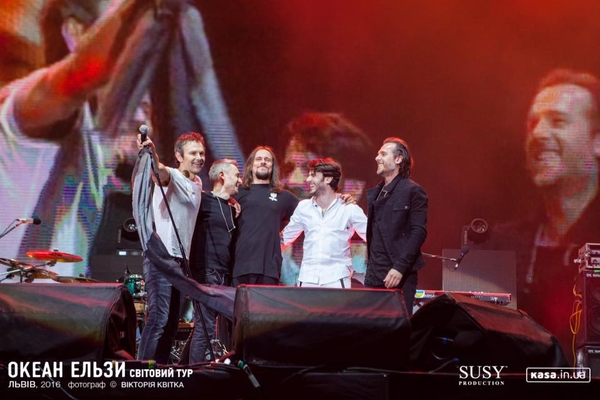 Концерт Океана Эльзы во Львове: флаг с надписью Крым и песня для папы