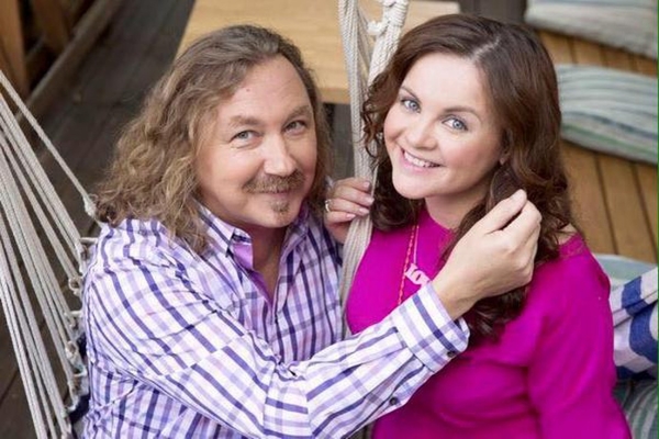 Дочь Игоря Николаева сказала первое слово на камеру