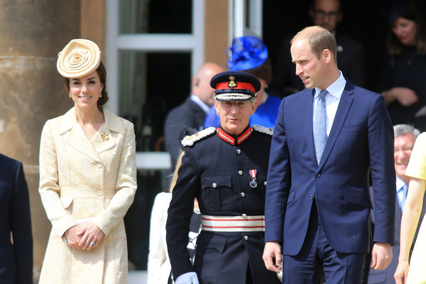 Кейт Миддлтон и принц Уильям посетили садовую вечеринку в замке Хиллсборо