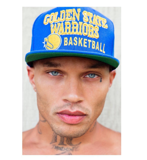 Самый сексуальный преступник мира презентовал первое модельное фото