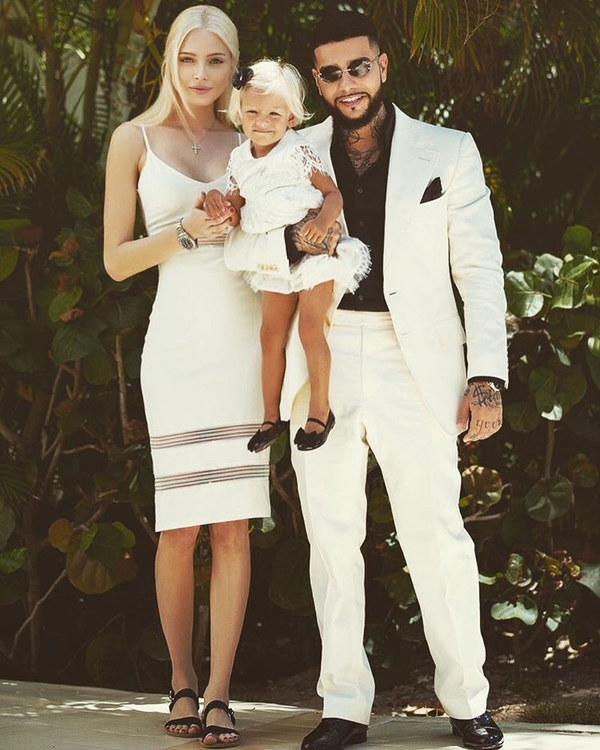 Двухлетняя дочь Тимати получила в подарок Mercedes G