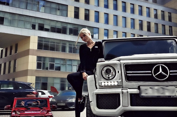 instagram.com/missalena.92