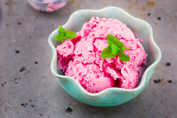 Как приготовить йогуртовое мороженое с клубникой