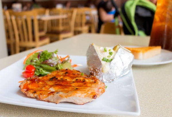 Как приготовить свинину: ТОП-5 летних рецептов