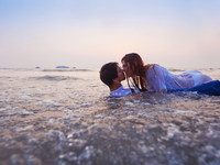 Время летней эротики: насколько опасен секс в водоеме