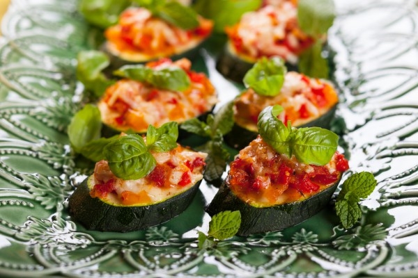 Брускетта с помидорами: ТОП-5 летних рецептов