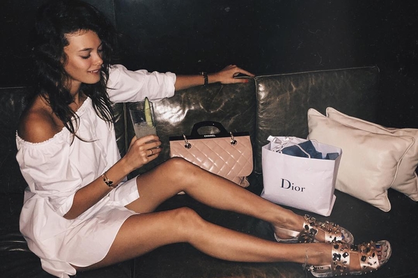 instagram.com/lizaadamenko