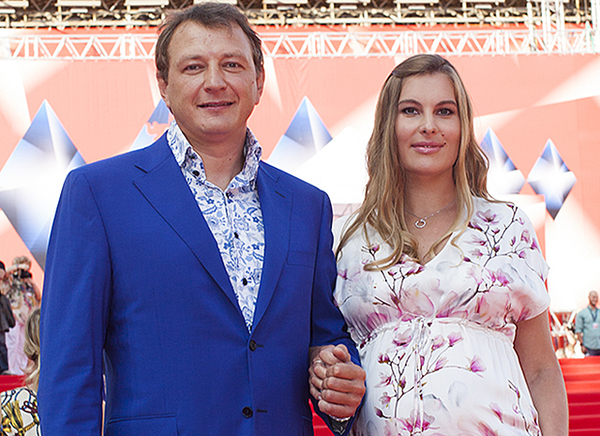 Марат Башаров впервые вышел в свет с беременной возлюбленной
