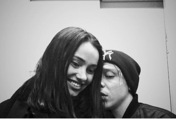 Бывшая возлюбленная экс-солиста Quest Pistols обвинила его в насилии