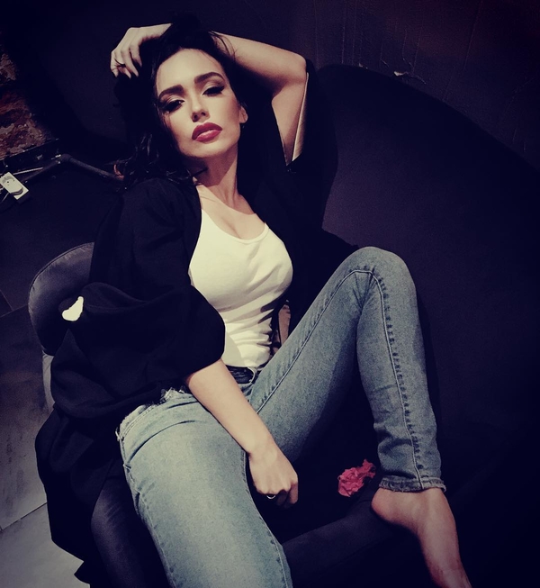 Солистка группы SEREBRO Ольга Серябкина запустила фитнес-конкурс