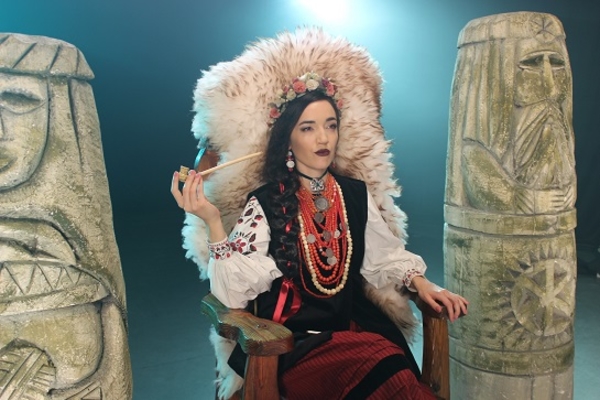 Співачка Ейра презентувала новий кліп на пісню Альфакоханка