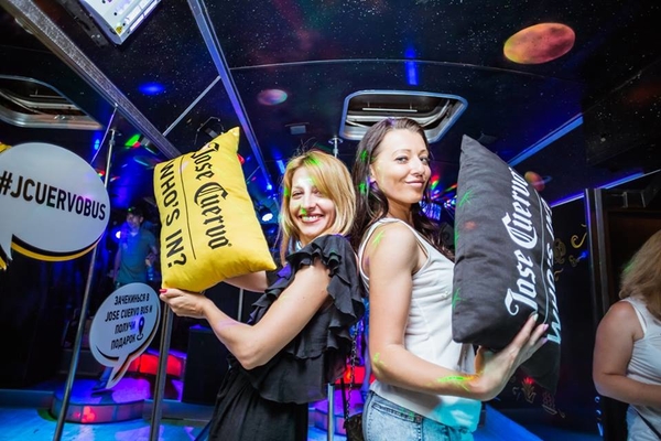 Jose Cuervo Bus: в Киеве прошла зажигательная вечеринка с текилой