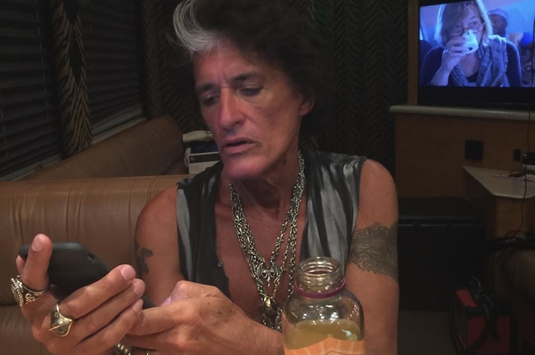 instagram.com/joeperryofficial