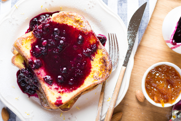 Как приготовить французские тосты с черникой