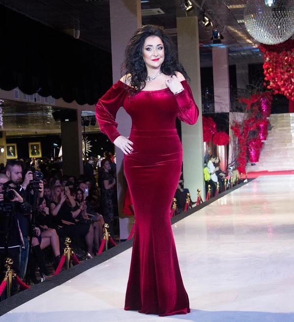 Лолита: Русские, украинцы, латыши должны поддерживать друг друга