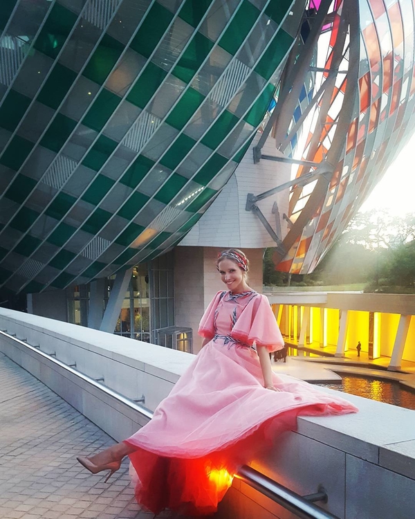 Катю Осадчую обворовали в аэропорту