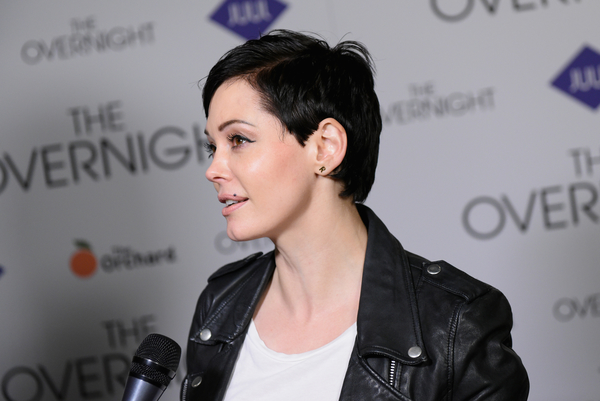 Полуобнаженная Роуз Макгоуэн позировала для фото в Instagram