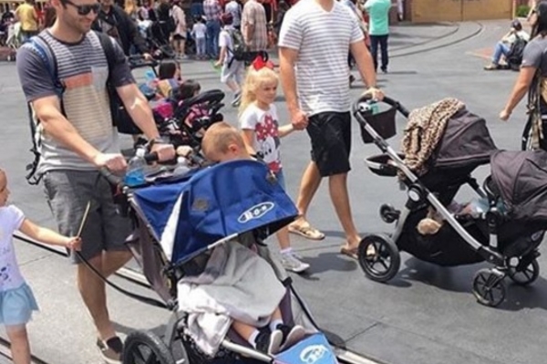 instagram.com/dilfs_of_disneyland/