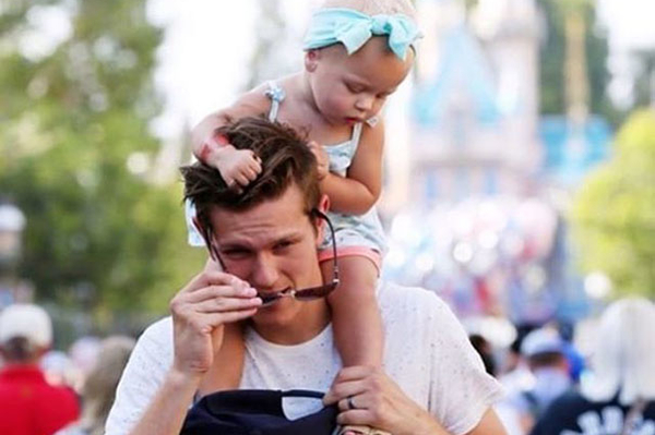 instagram.com/dilfs_of_disneyland/