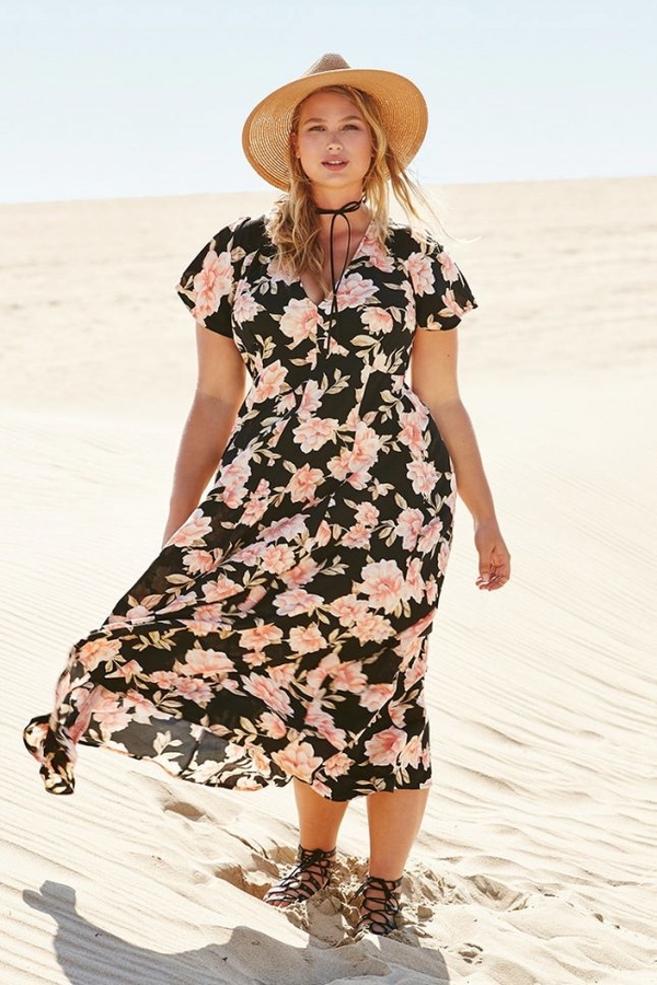 Мода для полных: чем пополнить гардероб этим летом