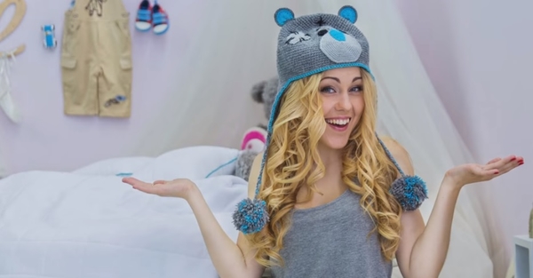 Певица Alyosha завела видео-блог о беременности