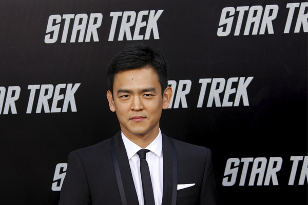 Актер из фильма Стартрек рассказал о вырезанном поцелуе геев