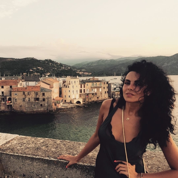 Настя Каменских опубликовала видео неудачного прыжка с парашютом