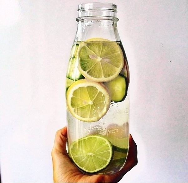 Почему нужно начинать день со стакана теплой воды?