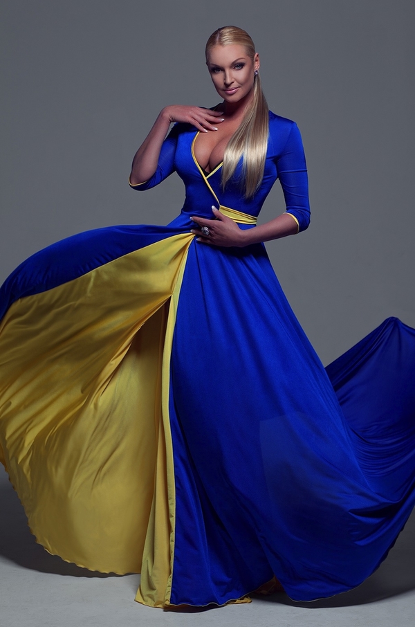 Дорого-богато: Волочкова купила автомобиль Maybach