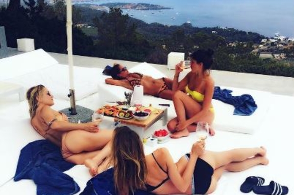 instagram.com/katehudson