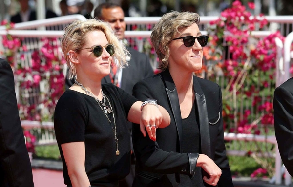 Кристен Стюарт в новом интервью призналась своей девушке в любви