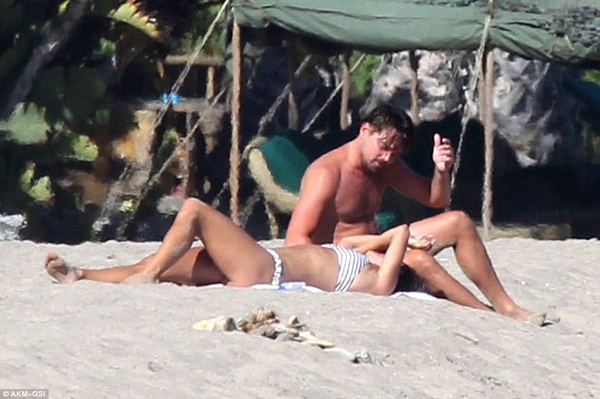 Располневший Ди Каприо отдохнул с моделью Victoria's secret