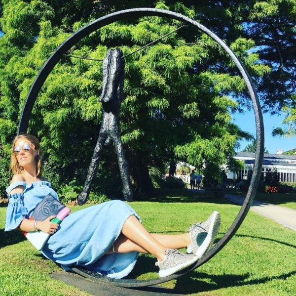 Беременная Ксения Собчак нарвалась на критику за пристрастие к алкоголю