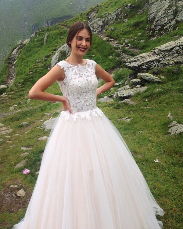 Победительница шоу Холостяк 6 примерила свадебное платье