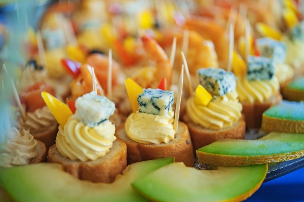 Фрукты на шпажках: ТОП-5 рецептов