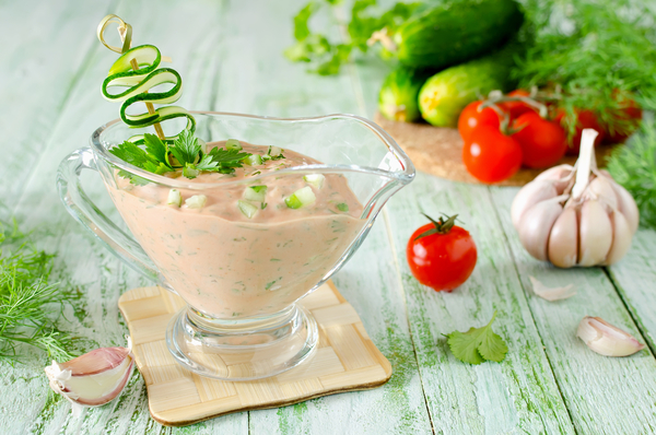 Холодный сметанный соус: три вкусные идеи