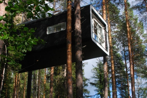 Elizabeth Toll for NOWNESS