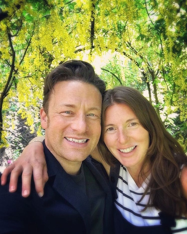 Шеф-повар Джейми Оливер стал отцом в пятый раз