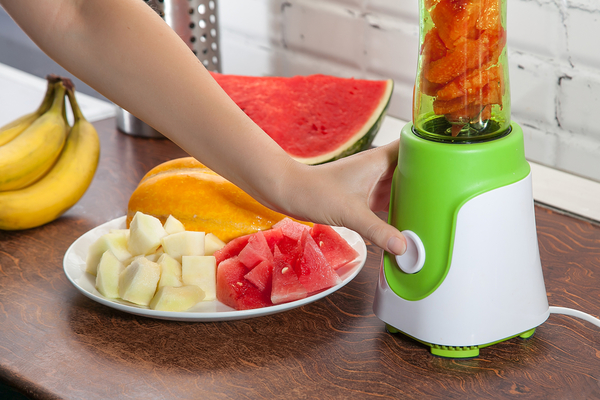 Как приготовить полезные напитки в блендере