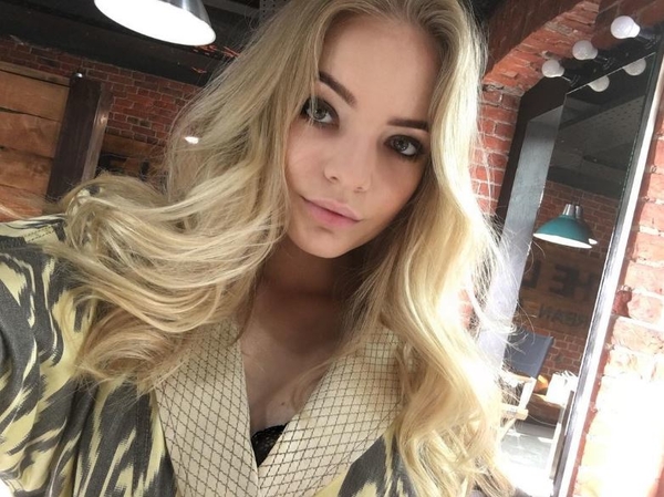 Как проводят лето звездные дети: дочь Дмитрия Пескова Лиза