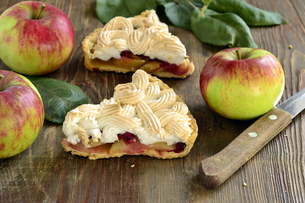 Летняя выпечка с яблоками: ТОП-5 рецептов