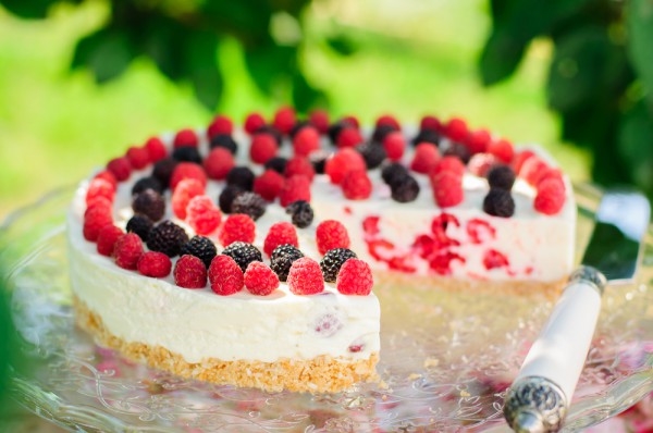 Десерты из малины и ежевики: ТОП-5 рецептов