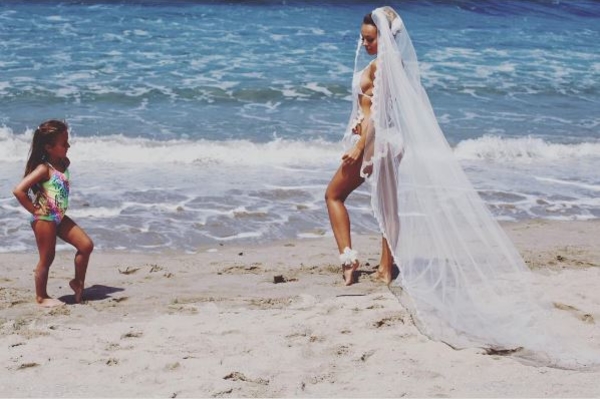 instagram.com/julia_brychkovska