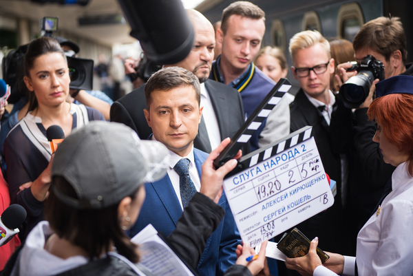 Слуга народа 2: фотоотчет со съемок на Центральном вокзале Киева