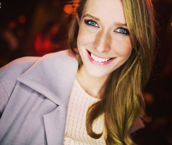 Осадчая показала стройную фигуру в бикини