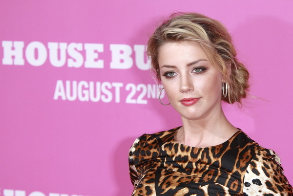 Эмбер Херд рассказала, что сделает с полученными после развода деньгами